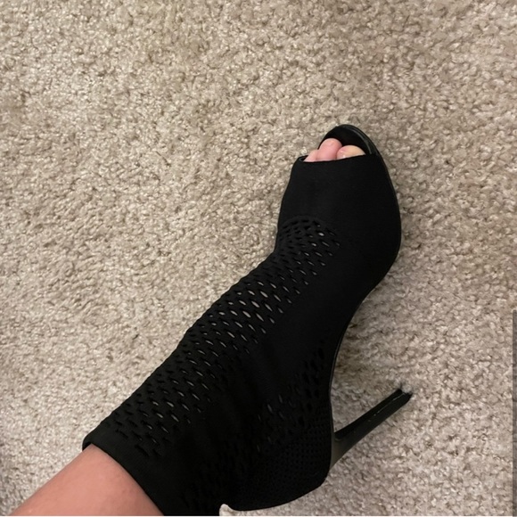 Spandex Heels ! - Picture 3 of 4